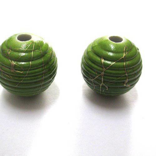 2 perles acrylique vert tréfilé doré 19mm 