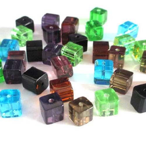 40  perles carré mélange de couleur en verre  8x8mm 