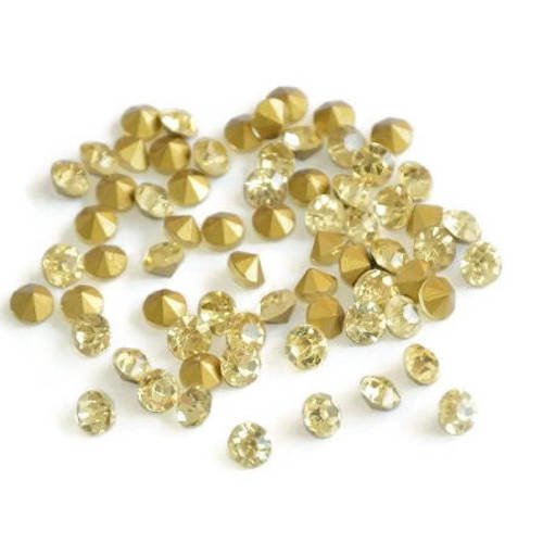 20 cabochons strass cristal  forme diamant à coller dimension 4x3mm couleur doré 