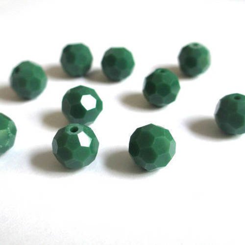 10 perles ronde cristal  vert foncé a facette 8mm 