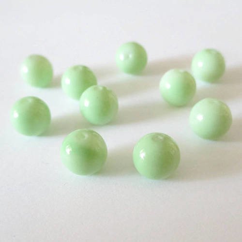 10 perles vert clair en verre peint 8mm 