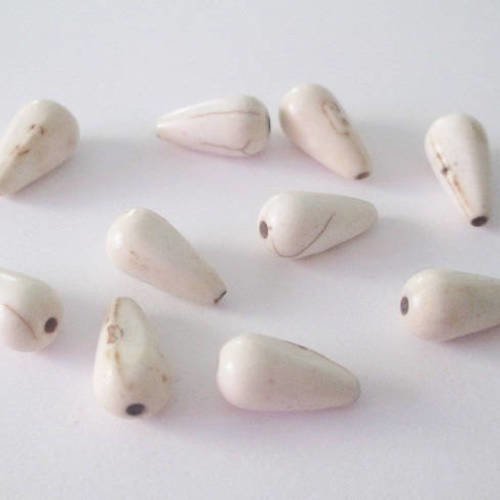 10 perles gouttes howlite  blanc 14x7mm 