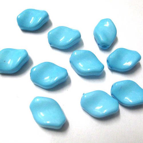10 perles acrylique bleu ciel torsion losange 15x11x6mm 