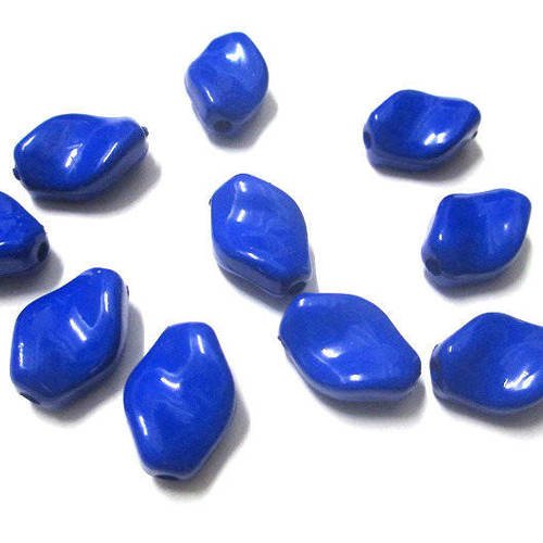 10 perles acrylique bleu torsion losange 15x11x6mm 