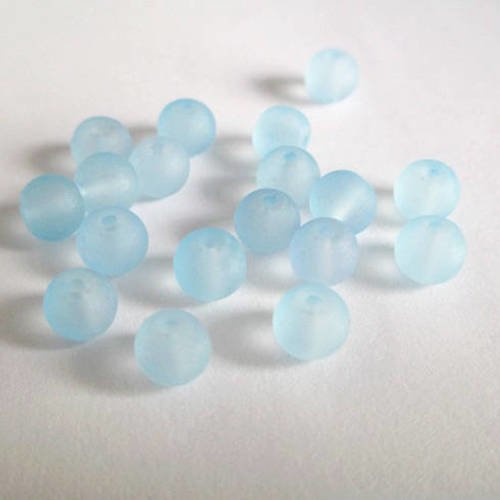 20 perles givré bleu clair en verre  6mm 