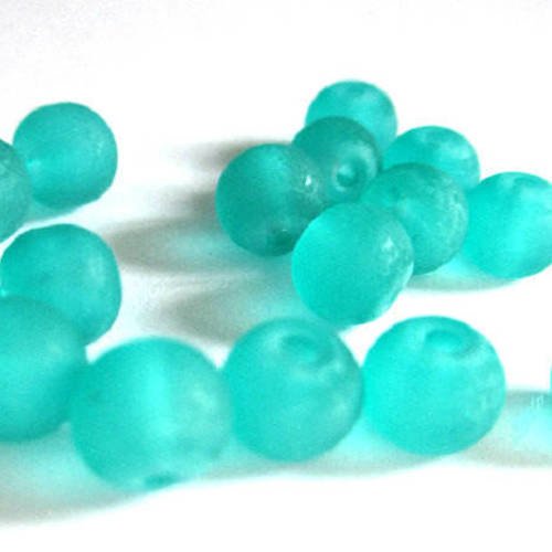 30 perles givré  émeraude en verre 6mm (d-26) 