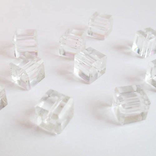 10 perles carré transparentes en verre  10mm 