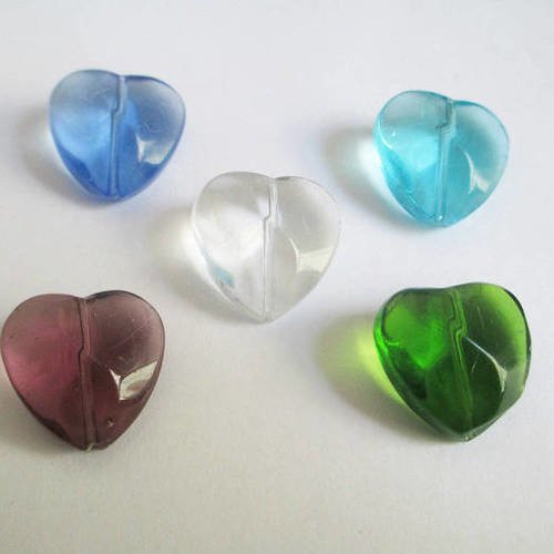 5 perles en verre  forme coeur mélange de couleur 15mm 