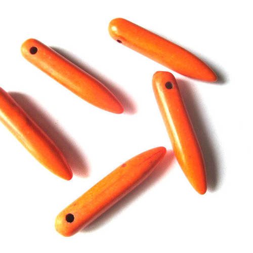 5 perles howlite orange  forme spike 25x5mm 