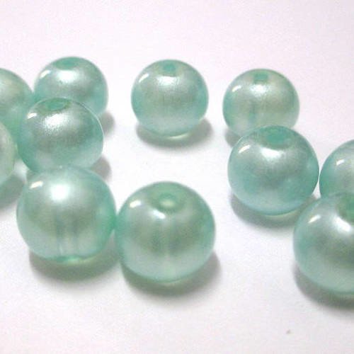 10 perles bleu clair brillant en verre  8mm 