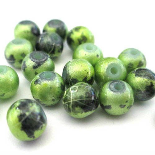 20 perles verre peint vert brillant mouchetée et tréfilé 6mm (c-29) 