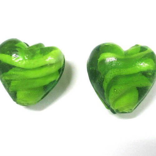 2 perles cœur en verre couleur vert 18mm 