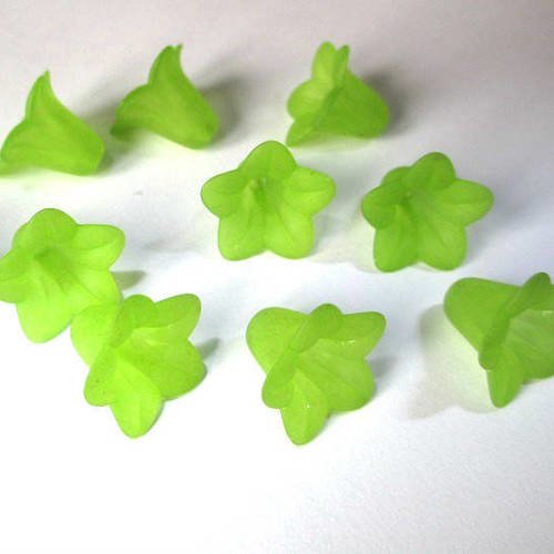 10 perles forme fleur en acrylique couleur vert 12x17mm 