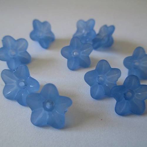 20 perles fleur acrylique bleu 9x5mm 