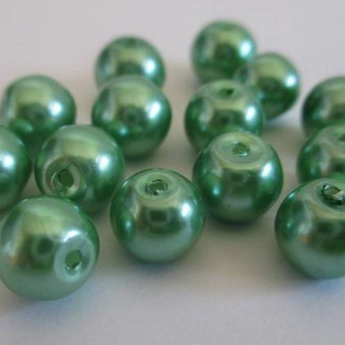 10 perles nacré vert en verre peint 8mm (d-20) 