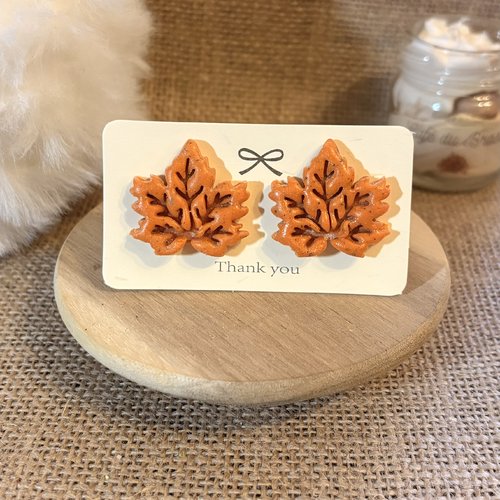 Boucle d'oreille feuille d'érable