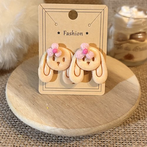 Boucle d'oreille lapin oreille tombante