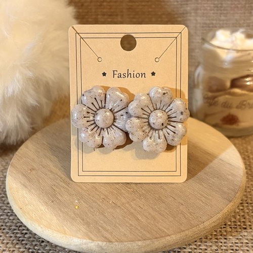 Boucle d'oreille fleur