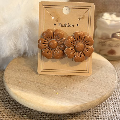 Boucle d'oreille fleur
