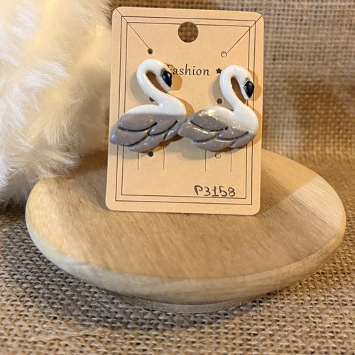 Boucle d’oreille cigne