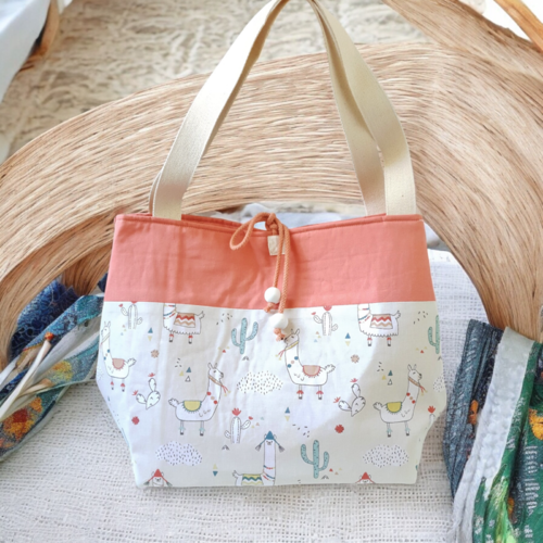 Sac cabas fourre tout motifs lamas