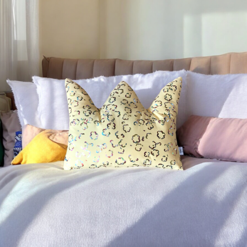 Coussin couronne chambre enfant