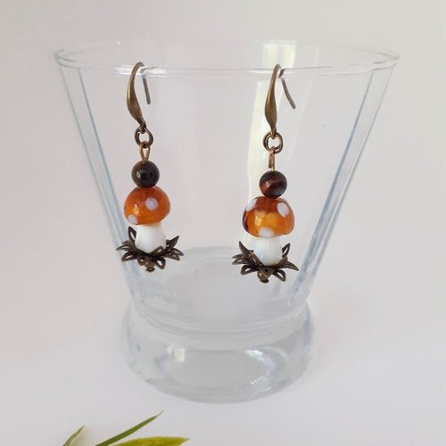 Boucles d'oreilles automne hiver, champignons marrons. bijou à offrir.