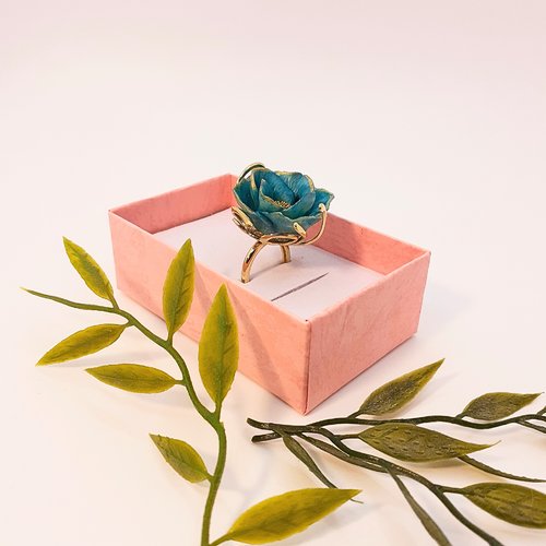 Bague florale artisanale, fleur bleu vert. bijou été.