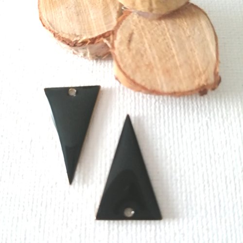 2 sequin triangle émaillé noir 22mm×13mm