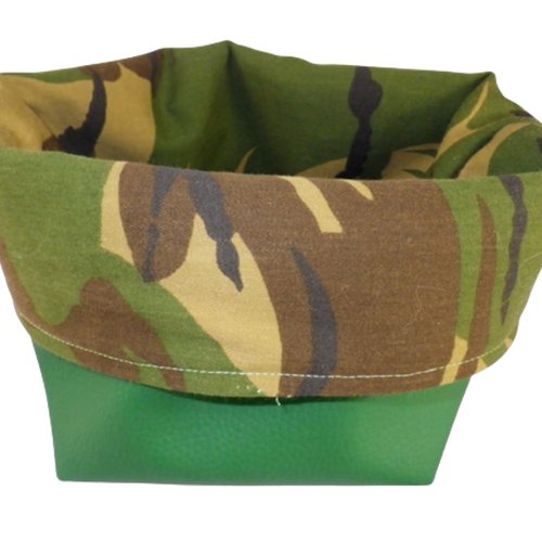 Corbeille verte et tissu militaire / camouflage