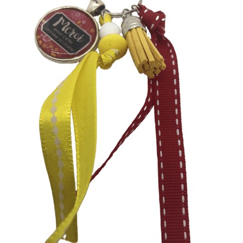 Porte clés rouge et jaune "merci pour cette année scolaire"