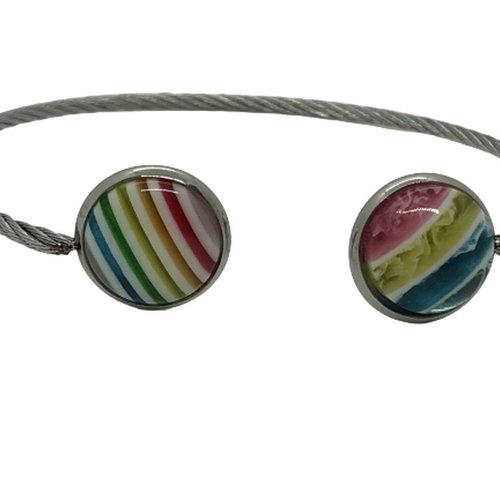Bracelet aux rayures multicolores
