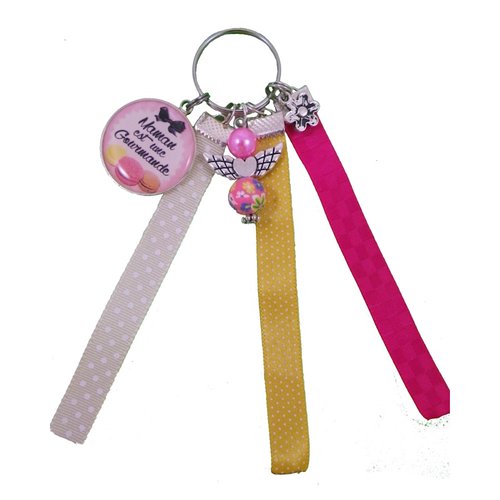 Porte clés "maman est une gourmande" rose, beige et jaune