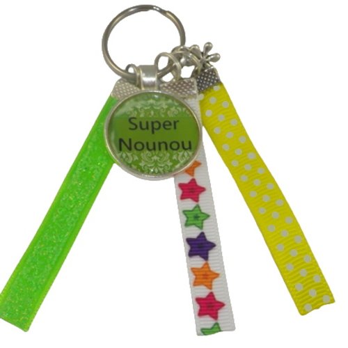 Porte clés multicolore "super nounou"
