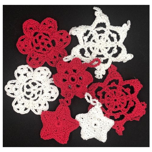 7 décorations de noël rouges et blanches au crochet
