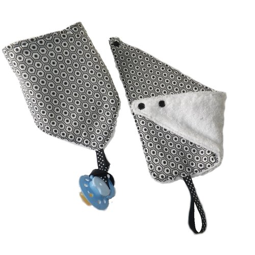 Lot de 2 bavoirs bandana attache tétine noir, blanc et gris