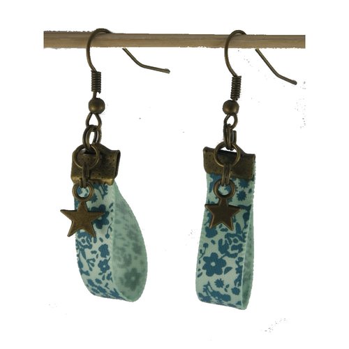 Boucles d'oreilles fleuries bleu turquoise et breloque étoile