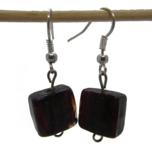 Boucles d'oreilles perle carrée rouge foncé
