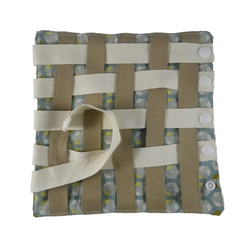 Jeu de tissage vert et beige d'inspiration montessori