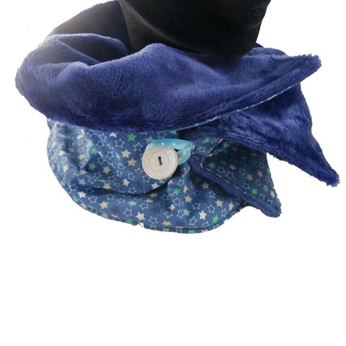 Echarpe bleue étoilée