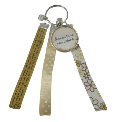 Porte clés beige "maman tu es mon univers"