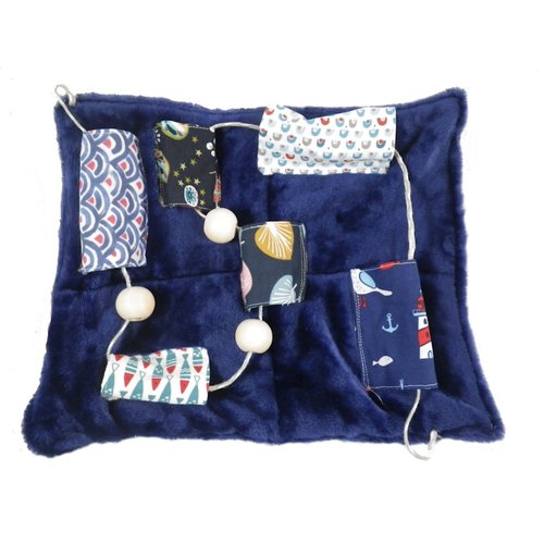 Jeu des tunnels bleu d'inspiration montessori