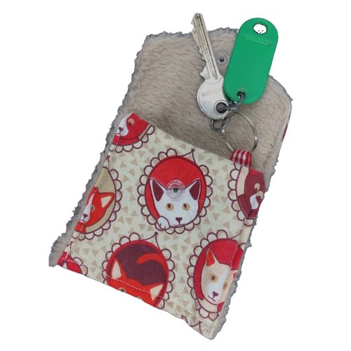 Pochette porte-clés beige et rouge motif chats