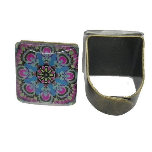 Bague carrée bronze cabochon rosace rose et bleue
