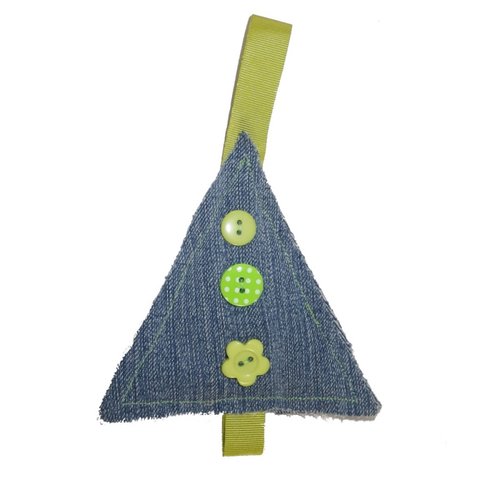 Sapin de noël en jean bleu et boutons verts