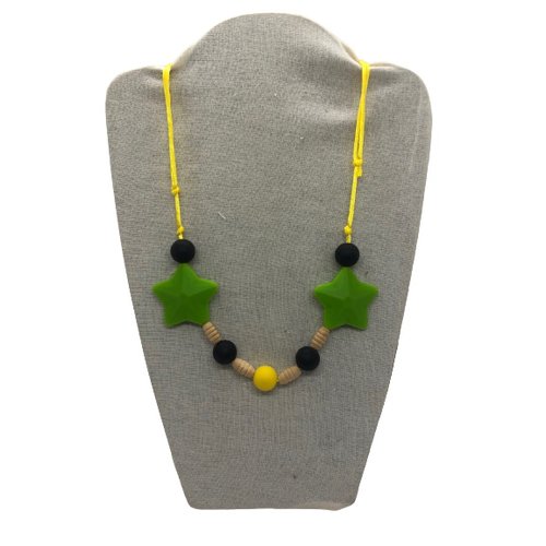 Collier de portage / allaitement jaune, vert et étoiles