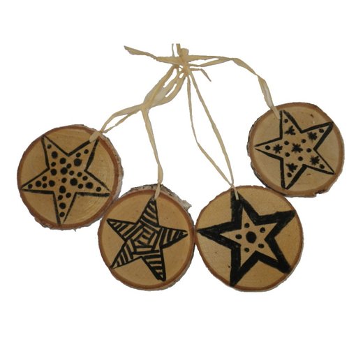 4 boules de noël en bois et étoiles noires