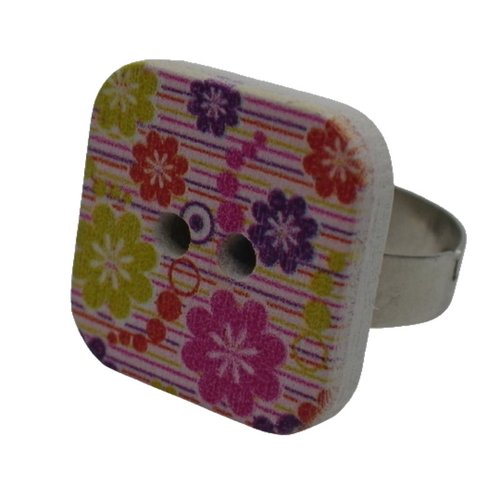 Bague bouton carré en bois rose et verte fleurs et rayures