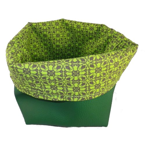 Corbeille verte et tissu fantaisie vert