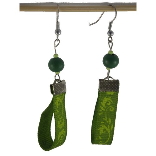 Boucles d'oreilles vertes motifs feuilles